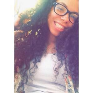 Meet your Posher, Adrianette